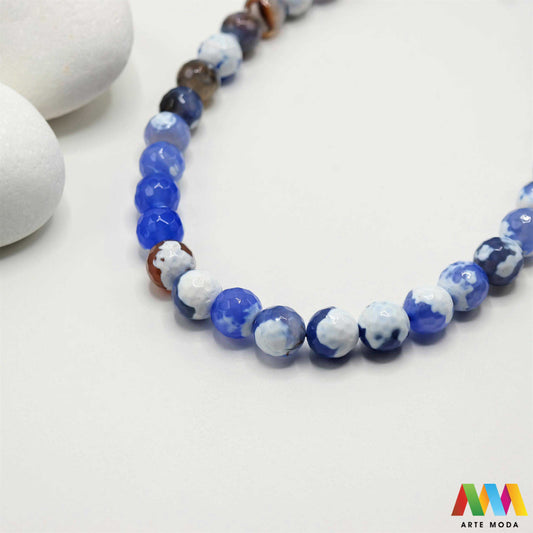 poludragi kamen ahat kristal kalcedon polu dragi poludrago kamenje dragulj mineral kvarc Ahat je jedan od najrasprostranjenijih kristala na planeti Ahat spada u grupu kalcedona izrazito je dekorativan te se od njega izrađuje lijepi nakit i ukrasni predmeti U Hrvatskoj je poznati Lepoglavski Ahat s brda Gaveznica