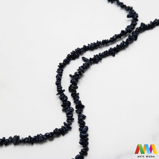 poludragi kamen čips kamenčići nakit diy ručni rad prirodni mineral kristal Pustinjska noć Mali komadići prirodnog kamena različitih boja i tekstura idealni za izradu nakita dekoracija i umjetničkih projekata U našoj ponudi pronaći ćete široki izbor čipsa od popularnih poludragih kamenja poput ahata tirkiza ametista i mnogih drugih