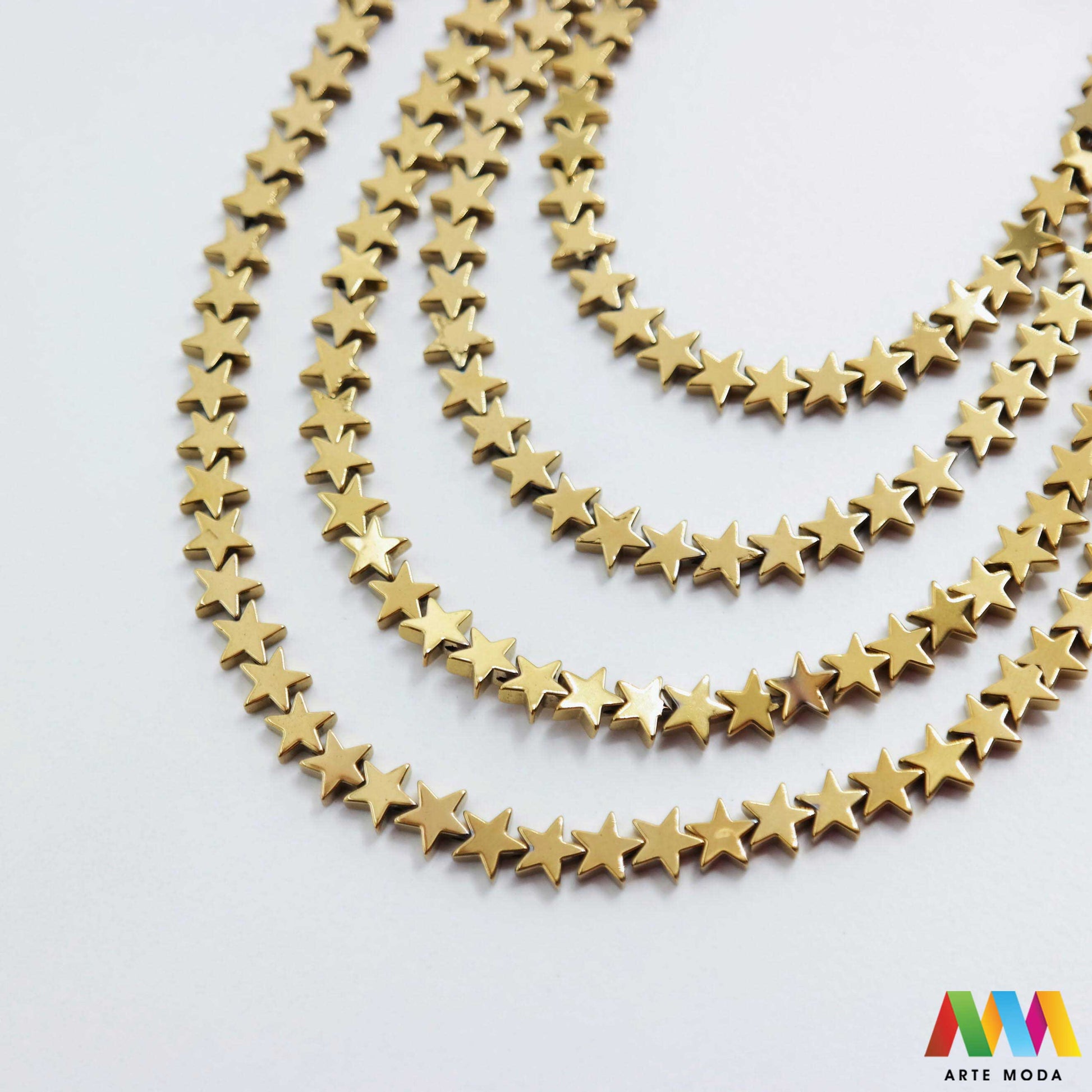 hematit krvavi kamen poludragi mineral metalni sjaj kvarc zrcalo kristal prirodni metalik meditacija zaštita repromaterijal Hematit (ili krvavi kamen) je prirodni mineral smeđe sive ili crne boje karakteriziran prisustvom hladnog metalnog sjaja Vjeruje se da pomaže u jačanju volje samopouzdanja i povezanosti s majkom zemljom Nakit izrađen od njega fascinira svojim tajanstvenim zrcalnim sjajem