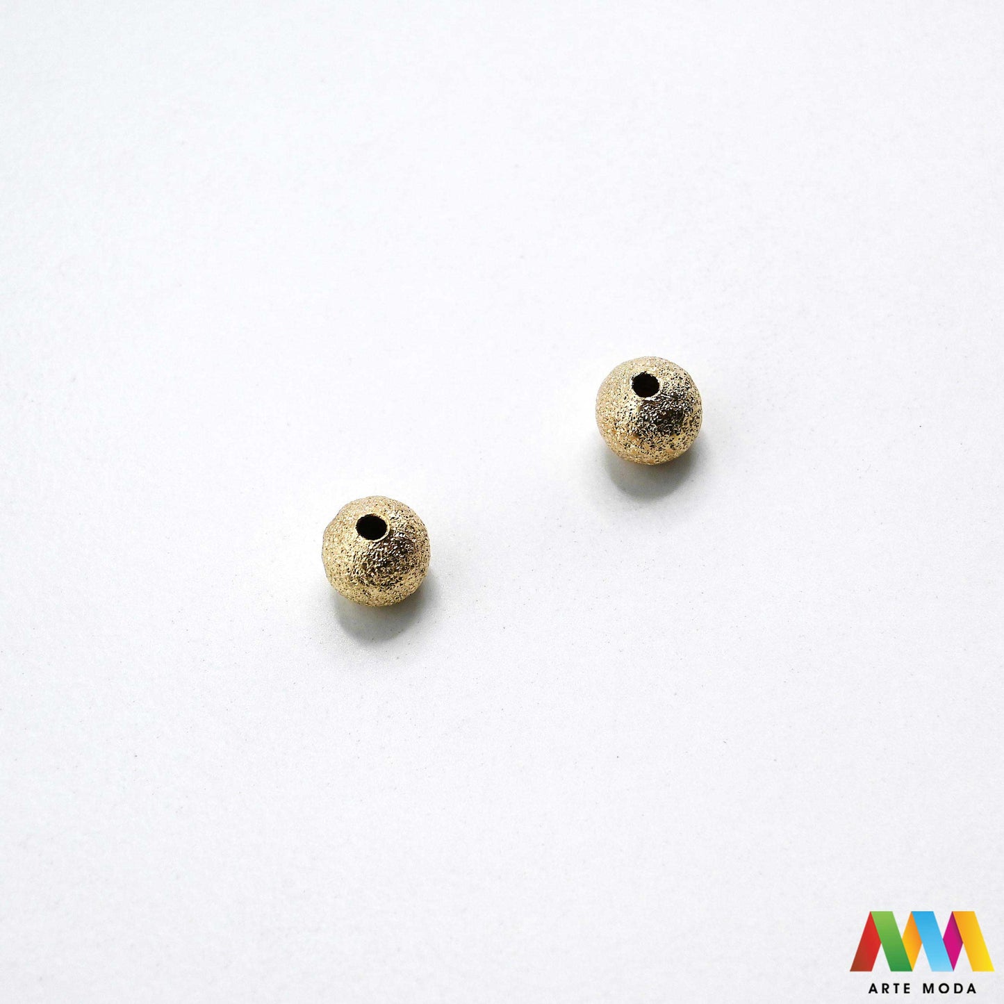 nakit matirane teksturom pijeska hrapave matirano tekstura sjajne hrapavo DIY srebrno pjeskareno zlatno čaroliju teksture Metalne pjeskarene perle pružaju vašem nakitu prepoznatljiv stardust efekt matirane kuglice s hrapavom površinom idealne postizanje luksuznog izgleda vašim uradi sam projektima Savršeno se slažu s biserima kristalima prirodnim kamenom dajući svakoj narukvici ogrlici unikatan karakter Unesite zvjezdani sjaj u svoje kreacije uz naše kvalitetne pjeskarene elemente arte moda repromaterijal