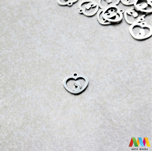 sakralni privjesci od čelika vjerski duhovni križevi medaljice vjerskim simbolima duhovnim motivima nakit značenjem čelični nehrđajućeg svetaca personalizirani anđeo Pronađite smirujući i snažan izraz svoje vjere i duhovnosti u našoj kolekciji sakralnih privjesaka izrađenih od kvalitetnog nehrđajućeg čelika Ovi izdržljivi i elegantni privjesci s vjerskim simbolima i duhovnim motivima idealni su za svakodnevno nošenje i kao promišljeni dar arte moda repromaterijal