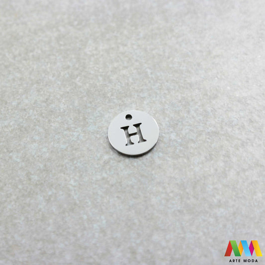 H slovo slova privjesak s jednom rupom privjesak od čelika privjesak čelik repromaterijal čelični ogrlice ogrlica narukvica narukvice nanožnica nehrđajući Slova izrađena od nehrđajućeg čelika 316L koja služe za izradu nakita poput narukvica ili ogrlica najčešće se koriste za nizanje na sajlu gumu flaks i ostale materijale