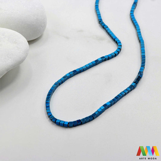 hematit krvavi kamen poludragi mineral metalni sjaj kvarc zrcalo kristal prirodni metalik meditacija zaštita repromaterijal Hematit (ili krvavi kamen) je prirodni mineral smeđe sive ili crne boje karakteriziran prisustvom hladnog metalnog sjaja Vjeruje se da pomaže u jačanju volje samopouzdanja i povezanosti s majkom zemljom Nakit izrađen od njega fascinira svojim tajanstvenim zrcalnim sjajem