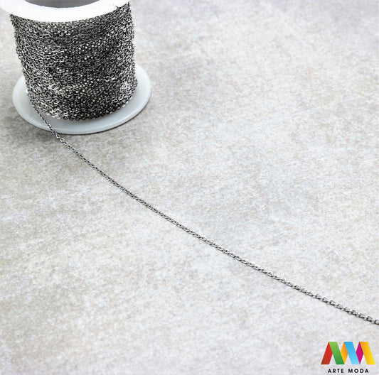 lanac lanci čelik repromaterijal čelični ogrlice narukvice nehrđajući na metre metar kolutu boji nakit inox metru izrada nakita DIY obojeni hipoalergeni tanki bogatstvo boja i modela za vaše kreativne projekte! lanaca na kolutu fleksibilnost s lancima od visokokvalitetnog nehrđajućeg čelika klasičnih srebrnih tonova elegantne zlatne moderne rose gold ili živih boja modelima od tankih i delikatnih do robusnih i upečatljivihž potrebno da izradite unikatne ogrlice i narukvice arte moda repromaterijal