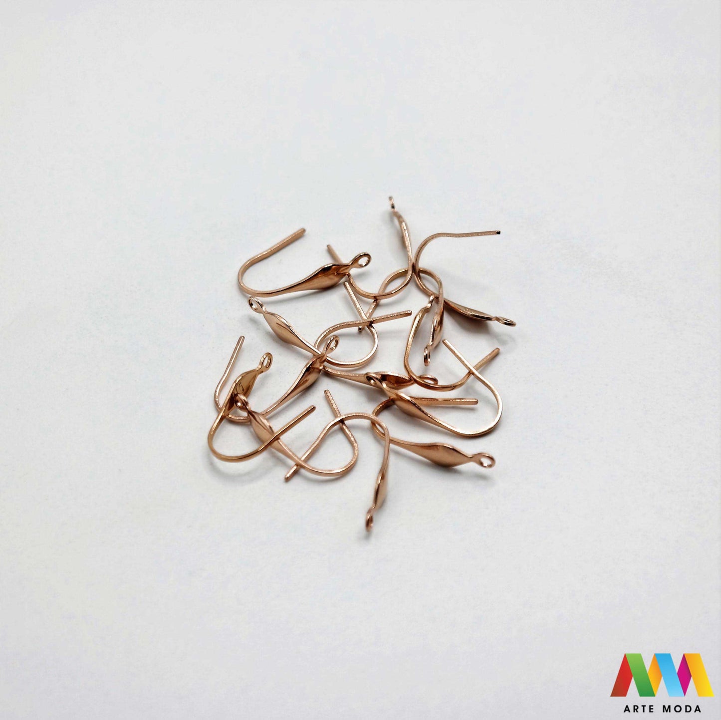 udice udica za naušnice naušnica čelik repromaterijal čelični baza nehrđajući udice izrađene od nehrđajućeg čelika 316L koje služe kao baza za izradu naušnica najčešće se na njih stavljaju privjesci poludragi kamen cirkoni ili biseri