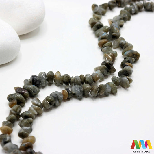 poludragi kamen čips kamenčići nakit diy ručni rad prirodni mineral kristal Labradorit Mali komadići prirodnog kamena različitih boja i tekstura idealni za izradu nakita dekoracija i umjetničkih projekata U našoj ponudi pronaći ćete široki izbor čipsa od popularnih poludragih kamenja poput ahata tirkiza ametista i mnogih drugih