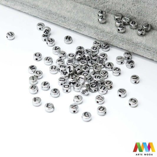 slova brojevi plastične nizanje imenom narukvice prijateljstva dječji nakit personalizirani kockaste perle okrugle abeceda DIY ručni rad izrada mix mješana Stvorite personalizirani nakit s našim plastičnim slovima i brojevima Perle u obliku kocki i krugova idealne su za izradu narukvica s imenom i porukama Lagane su šarene i savršene za dječji nakit i narukvice prijateljstva Lako nizanje za maksimalnu uradi sam zabavu arte moda repromaterijal