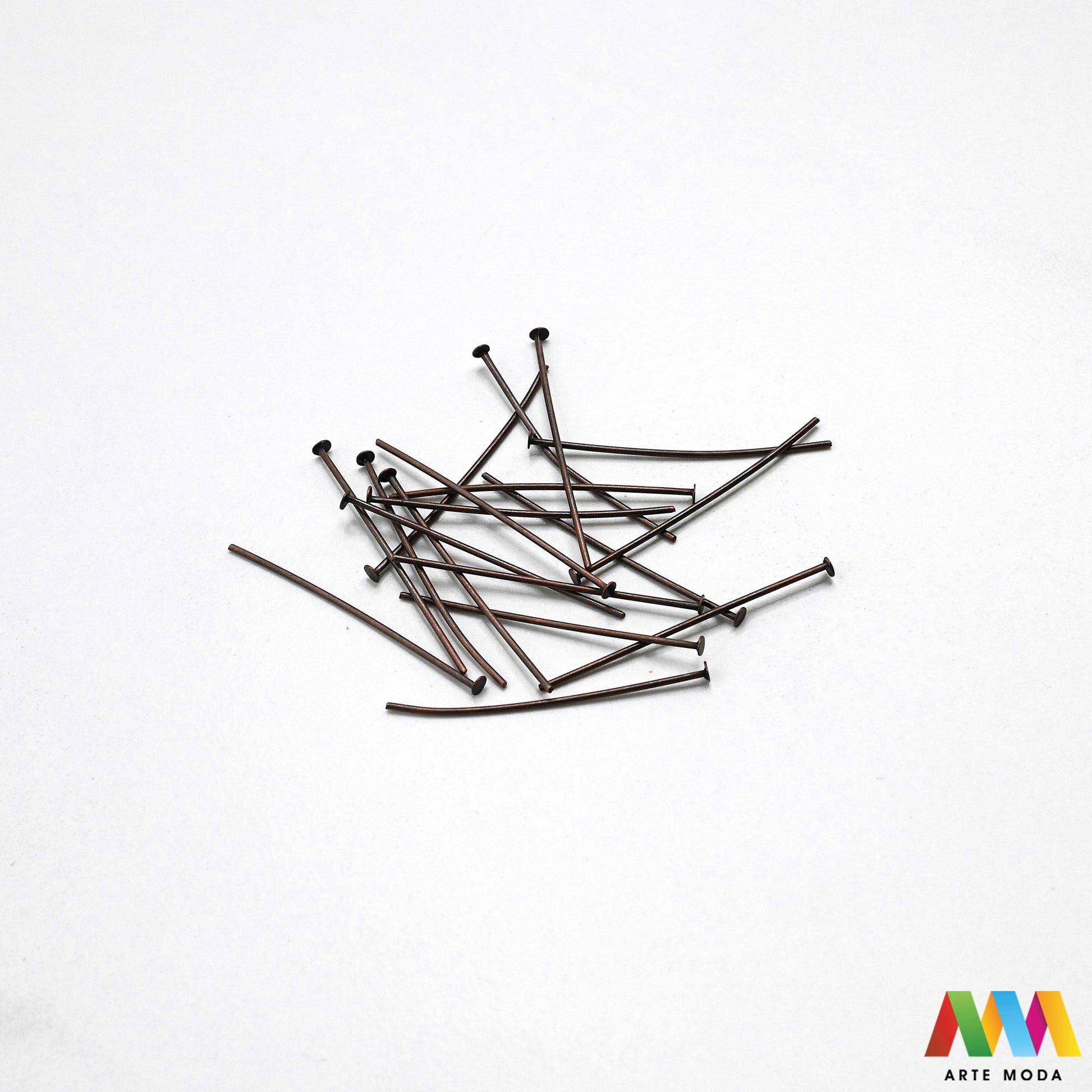 igle pinovi headpins eyepins omčicom glavicom elementi DIY pribor srebrni zlatni za izradu nakita pribor Pretvorite perle u nakit s lakoćom Metalni čavlići su osnovni alat za izradu naušnica privjesaka nizova perli Bilo da trebate igle s ravnom glavom za završetak ili igle s omčicom za daljnje spajanje naša ponuda osigurava kvalitetu i savitljivost potrebnu za profesionalne rezultate Izaberite idealnu duljinu i boju za svoj uradi sam projekt i osigurajte čvrstinu svojim kreacijama arte moda repromaterijal