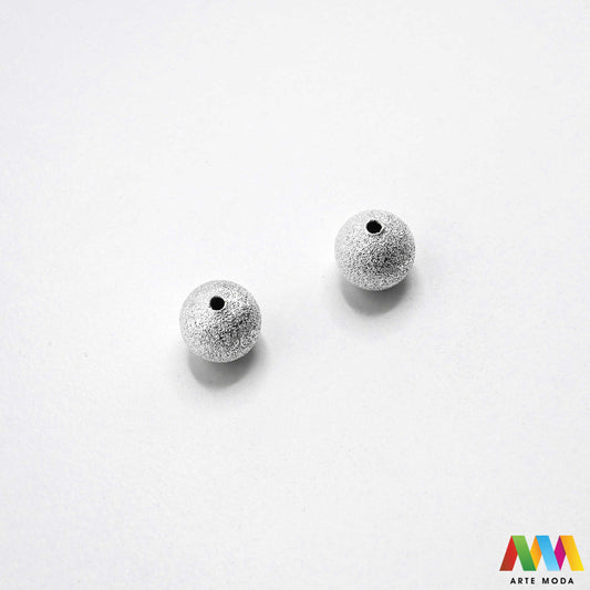 nakit matirane teksturom pijeska hrapave matirano tekstura sjajne hrapavo DIY srebrno pjeskareno zlatno čaroliju teksture Metalne pjeskarene perle pružaju vašem nakitu prepoznatljiv stardust efekt matirane kuglice s hrapavom površinom idealne postizanje luksuznog izgleda vašim uradi sam projektima Savršeno se slažu s biserima kristalima prirodnim kamenom dajući svakoj narukvici ogrlici unikatan karakter Unesite zvjezdani sjaj u svoje kreacije uz naše kvalitetne pjeskarene elemente arte moda repromaterijal