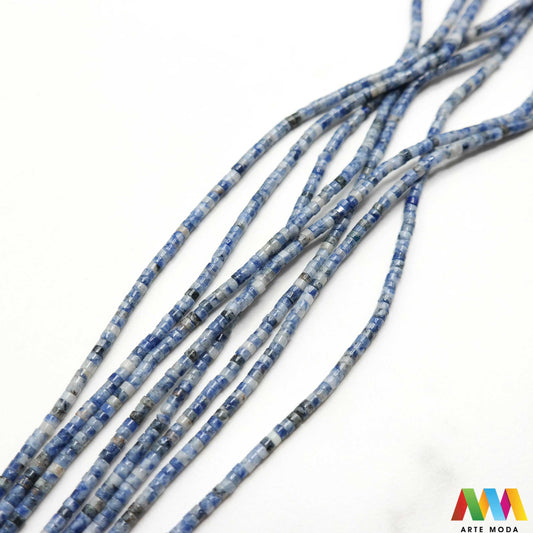 sodalit lazurit kamen kristal dragulj poludrago kamenje repromaterijal poludragi ukrasni mineral prirodni meditacija Sodalit moćan poludragi kamen nebesko plave boje cijenjen zbog svojih metafizičkih svojstava i ljepote Vjeruje se da pomaže u poboljšanju komunikacije jača intuiciju i donosi unutarnji mir Savršen je za meditaciju izradu nakita i kao ukrasni element u domu