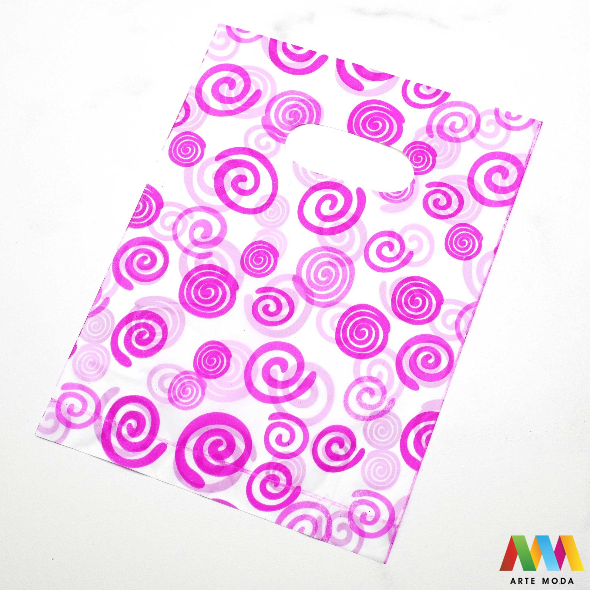 plastične poklon vrećice vrećica ambalaža pakiranje s ručkom poklone male srednje velike pvc pp polietilen Ukrasne poklon vrećice u raznim bojama i veličinama izrađene od plastike prikladne su za pakiranje svih vrsta poklona te se mogu koristi kao ambalaža za nakit poput narukvica ili ogrlica