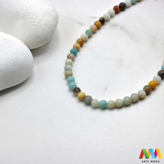 amazonit poludrago kamenje repromaterijal poludragi kamen kristal mineral hrabrosti Amazonit je dobio ime po rijeci Amazoni u čijem je području pronađen Mineral je ograničenih nalazišta i mnogo godina boja amazonita bila je misterija Nazvan je kamenom hrabrosti jer postoje vjerovanja da je amazonit zapravo dobio ime po Amazonkama ženama ratnicama