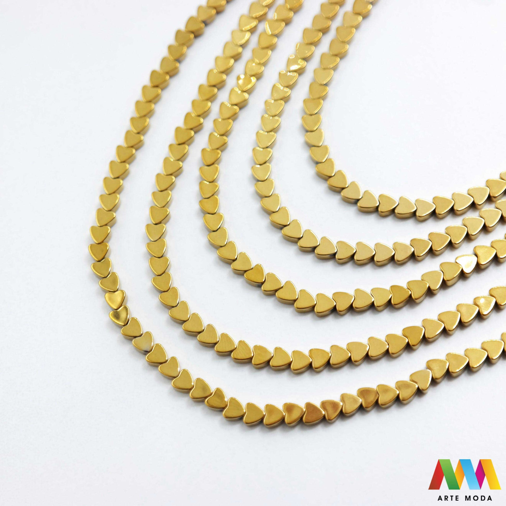 hematit krvavi kamen poludragi mineral metalni sjaj kvarc zrcalo kristal prirodni metalik meditacija zaštita repromaterijal Hematit (ili krvavi kamen) je prirodni mineral smeđe sive ili crne boje karakteriziran prisustvom hladnog metalnog sjaja Vjeruje se da pomaže u jačanju volje samopouzdanja i povezanosti s majkom zemljom Nakit izrađen od njega fascinira svojim tajanstvenim zrcalnim sjajem