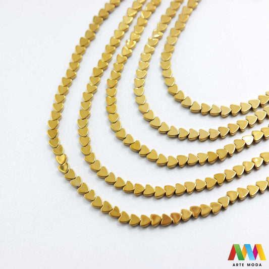 hematit krvavi kamen poludragi mineral metalni sjaj kvarc zrcalo kristal prirodni metalik meditacija zaštita repromaterijal Hematit (ili krvavi kamen) je prirodni mineral smeđe sive ili crne boje karakteriziran prisustvom hladnog metalnog sjaja Vjeruje se da pomaže u jačanju volje samopouzdanja i povezanosti s majkom zemljom Nakit izrađen od njega fascinira svojim tajanstvenim zrcalnim sjajem