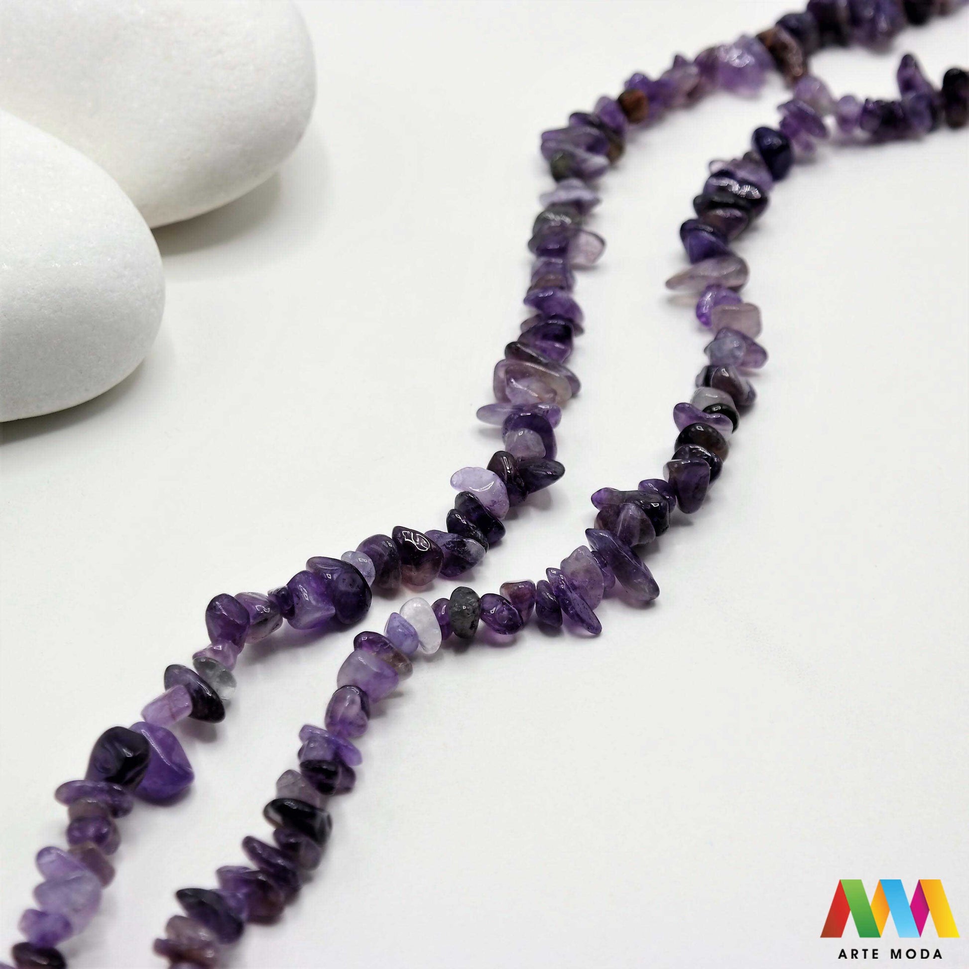 poludragi kamen čips kamenčići nakit diy ručni rad prirodni mineral kristal Ametist Mali komadići prirodnog kamena različitih boja i tekstura idealni za izradu nakita dekoracija i umjetničkih projekata U našoj ponudi pronaći ćete široki izbor čipsa od popularnih poludragih kamenja poput ahata tirkiza ametista i mnogih drugih