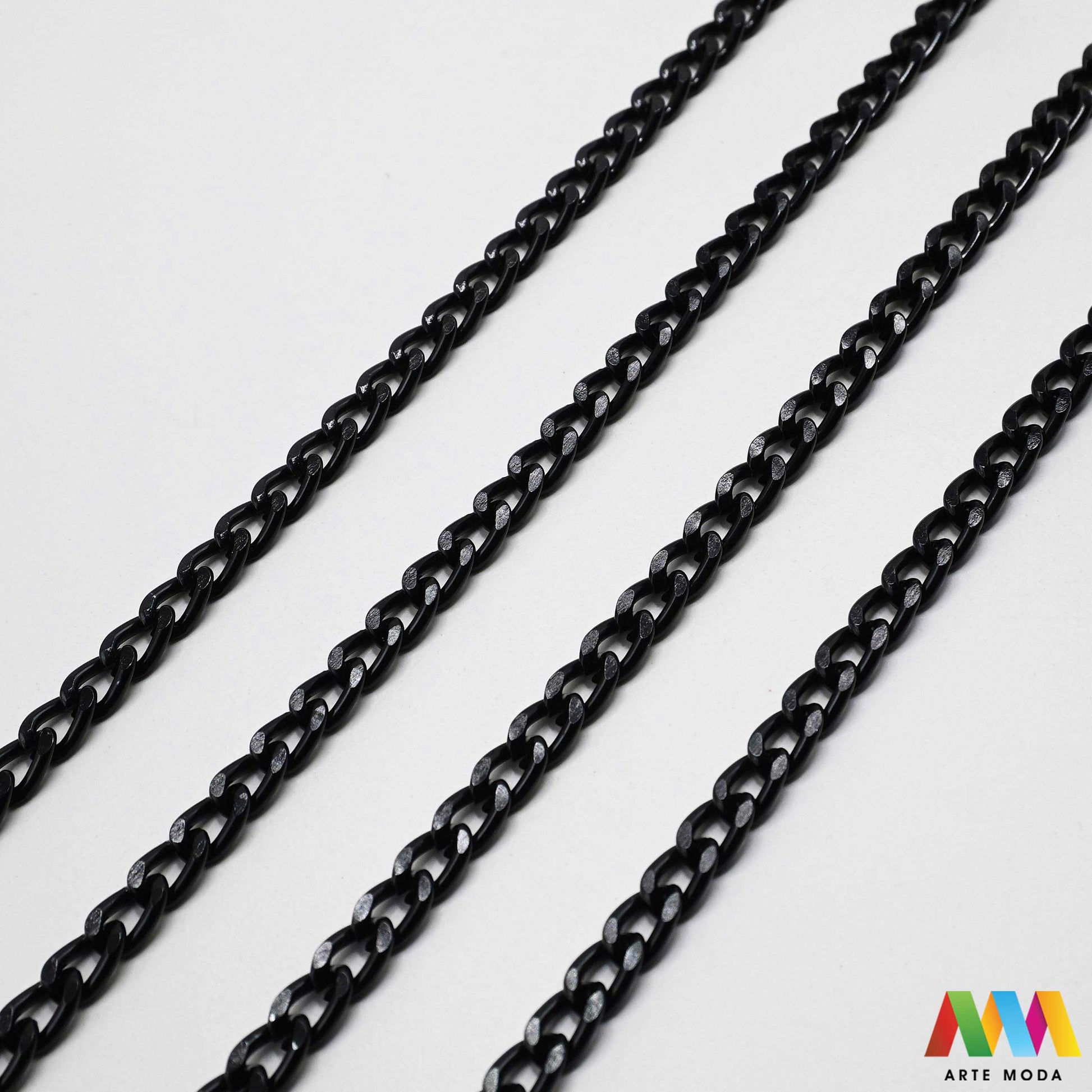 aluminijski lanac torbe ruksak nakit lagani izrada aluminij DIY materijal remen ogrlice narukvice karike ručke pribor komponente ukrasni repromaterijal Želite lagan i trendi materijal Aluminijski lanci savršeni su za vaše projekte Idealni su za izradu laganih remena za torbe ili statement nakita ogrlice narukvice Lakši su od klasičnih metala ne opterećuju i dolaze u raznim bojama i debljinama Lako ih je rezati i oblikovati laganu eleganciju za svoj uradi sam nakit i modne dodatke arte moda repromaterijal