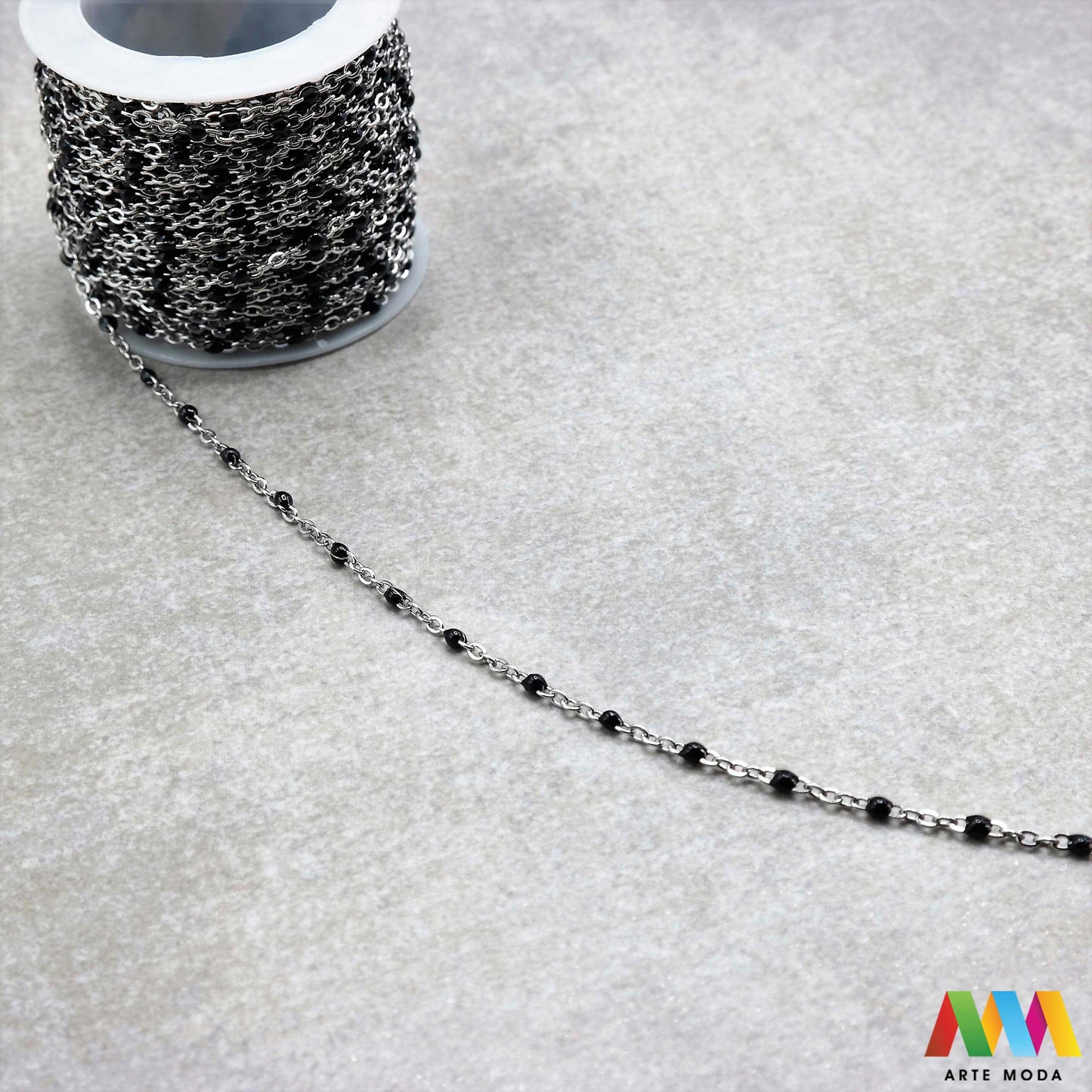 lanac lanci čelik repromaterijal čelični ogrlice narukvice nehrđajući na metre metar kolutu boji nakit inox metru izrada nakita DIY obojeni hipoalergeni tanki bogatstvo boja i modela za vaše kreativne projekte! lanaca na kolutu fleksibilnost s lancima od visokokvalitetnog nehrđajućeg čelika klasičnih srebrnih tonova elegantne zlatne moderne rose gold ili živih boja modelima od tankih i delikatnih do robusnih i upečatljivihž potrebno da izradite unikatne ogrlice i narukvice arte moda repromaterijal