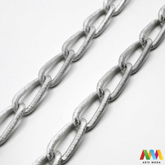 aluminijski lanac torbe ruksak nakit lagani izrada aluminij DIY materijal remen ogrlice narukvice karike ručke pribor komponente ukrasni repromaterijal Želite lagan i trendi materijal Aluminijski lanci savršeni su za vaše projekte Idealni su za izradu laganih remena za torbe ili statement nakita ogrlice narukvice Lakši su od klasičnih metala ne opterećuju i dolaze u raznim bojama i debljinama Lako ih je rezati i oblikovati laganu eleganciju za svoj uradi sam nakit i modne dodatke arte moda repromaterijal