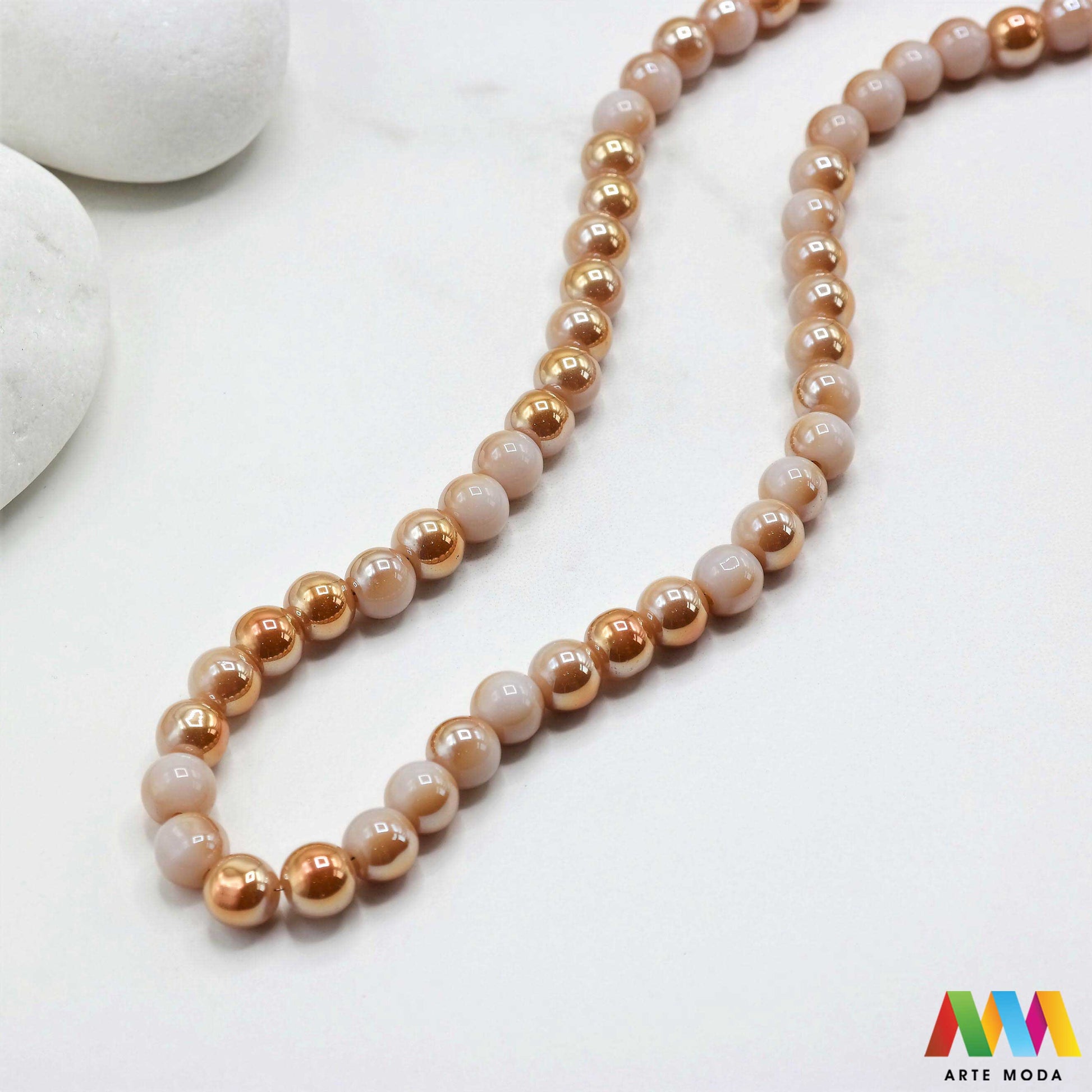 stakleni niz staklo perle zrna zrno staklena perla okrugle okrugla Staklene okrugle perle koje služe za nizanje i izradu nakita poput narukvica i ogrlica te torbica i ostalih modnih dodataka