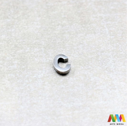 A slovo slova privjesak s jednom rupom privjesak od čelika privjesak čelik repromaterijal čelični ogrlice ogrlica narukvica narukvice nanožnica nehrđajući slova izrađena od nehrđajućeg čelika 316L koja služe za izradu nakita poput narukvica ili ogrlica najčešće se koriste za nizanje na sajlu, gumu, flaks i ostale materijale