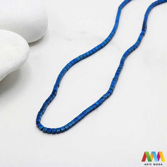 hematit krvavi kamen poludragi mineral metalni sjaj kvarc zrcalo kristal prirodni metalik meditacija zaštita repromaterijal Hematit (ili krvavi kamen) je prirodni mineral smeđe sive ili crne boje karakteriziran prisustvom hladnog metalnog sjaja Vjeruje se da pomaže u jačanju volje samopouzdanja i povezanosti s majkom zemljom Nakit izrađen od njega fascinira svojim tajanstvenim zrcalnim sjajem