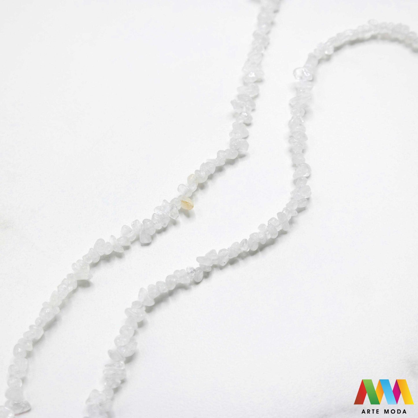 poludragi kamen čips kamenčići nakit diy ručni rad prirodni mineral kristal Gorski kristal Mali komadići prirodnog kamena različitih boja i tekstura idealni za izradu nakita dekoracija i umjetničkih projekata U našoj ponudi pronaći ćete široki izbor čipsa od popularnih poludragih kamenja poput ahata tirkiza ametista i mnogih drugih