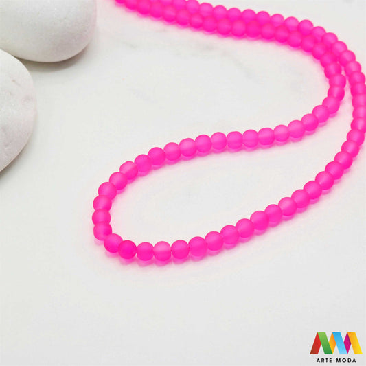 stakleni niz staklo perle zrna zrno staklena perla okrugle okrugla Staklene okrugle perle koje služe za nizanje i izradu nakita poput narukvica i ogrlica te torbica i ostalih modnih dodataka