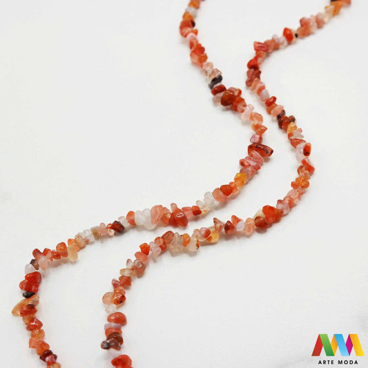 poludragi kamen čips kamenčići nakit diy ručni rad prirodni mineral kristal Karneol Mali komadići prirodnog kamena različitih boja i tekstura idealni za izradu nakita dekoracija i umjetničkih projekata U našoj ponudi pronaći ćete široki izbor čipsa od popularnih poludragih kamenja poput ahata tirkiza ametista i mnogih drugih