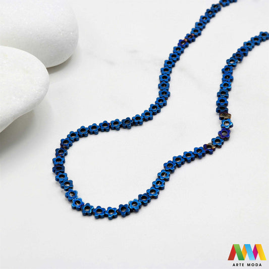 hematit krvavi kamen poludragi mineral metalni sjaj kvarc zrcalo kristal prirodni metalik meditacija zaštita repromaterijal Hematit (ili krvavi kamen) je prirodni mineral smeđe sive ili crne boje karakteriziran prisustvom hladnog metalnog sjaja Vjeruje se da pomaže u jačanju volje samopouzdanja i povezanosti s majkom zemljom Nakit izrađen od njega fascinira svojim tajanstvenim zrcalnim sjajem