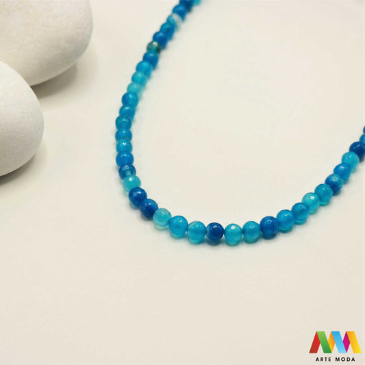 poludragi kamen ahat kristal kalcedon polu dragi poludrago kamenje dragulj mineral kvarc Ahat je jedan od najrasprostranjenijih kristala na planeti Ahat spada u grupu kalcedona izrazito je dekorativan te se od njega izrađuje lijepi nakit i ukrasni predmeti U Hrvatskoj je poznati Lepoglavski Ahat s brda Gaveznica