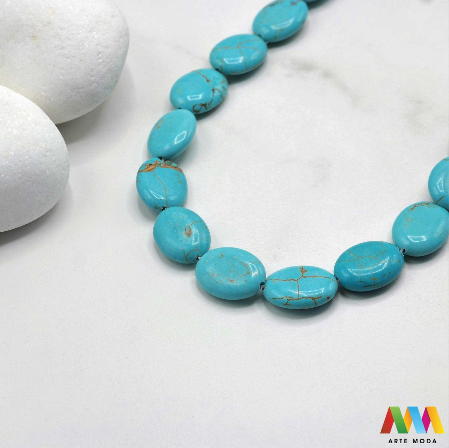 tirkiz poludragi kamen kristal mineral nakit prirodni meditacija zaštita sreća plava grlena čakra ljekovito kamenje energija kristala Simbol neba i mora ovaj prekrasni plavi poludragi kamen cijenjen je zbog svoje ljepote i metafizičkih svojstava Vjeruje se da pomaže u komunikaciji donosi sreću i štiti od negativne energije Savršen je za izradu nakita i meditaciju