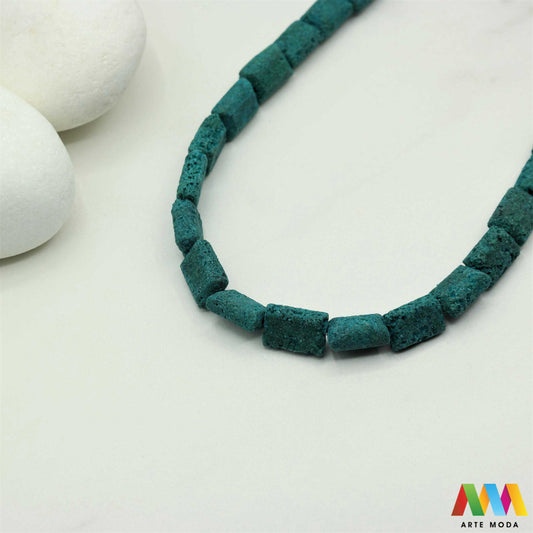 lava kamen vulkanska perle poludragi prirodni mat eterična ulja aromaterapija nakit izrada DIY repromaterijal mineral kristal narukvica ogrlica Tražite jedinstveni materijal za nakit Vulkanska lava je poludragi kamen s moćnom pričom Njegova porozna mat tekstura savršena je za izradu aromaterapijskog nakita jer sjajno upija i difuzira eterična ulja Lagan je simbolizira snagu i uzemljenje te je idealan za unisex i muške narukvice i ogrlice arte moda repromaterijal