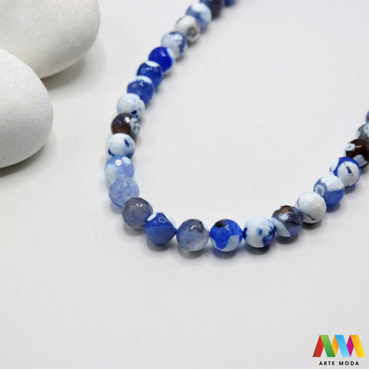 poludragi kamen ahat kristal kalcedon polu dragi poludrago kamenje dragulj mineral kvarc Ahat je jedan od najrasprostranjenijih kristala na planeti Ahat spada u grupu kalcedona izrazito je dekorativan te se od njega izrađuje lijepi nakit i ukrasni predmeti U Hrvatskoj je poznati Lepoglavski Ahat s brda Gaveznica