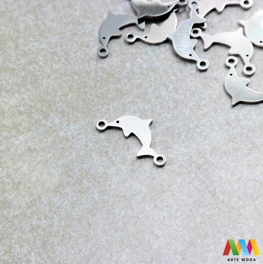 delfin privjesak s dvije rupe dve od čelika repromaterijal čelični ogrlice ogrlica narukvica narukvice nanožnica nehrđajući Privjesci izrađeni od nehrđajućeg čelika 316L koji služe za izradu nakita poput narukvica ili ogrlica najčešće se koriste za nizanje ili uz pomoć alkice se stavljaju na sajlu gumu flaks i ostale materijale