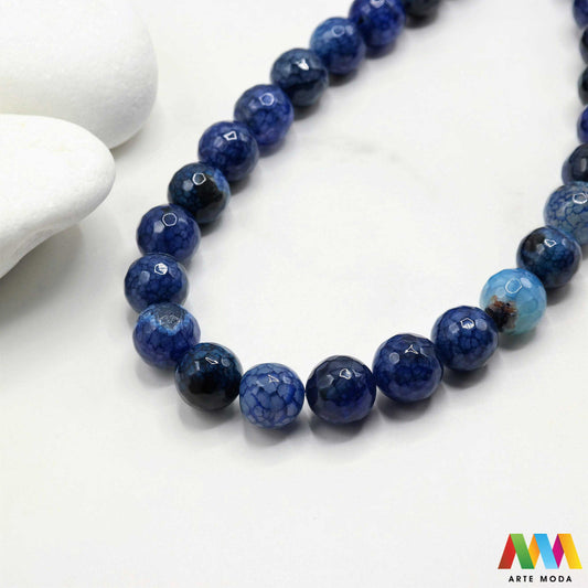 poludragi kamen ahat kristal kalcedon polu dragi poludrago kamenje dragulj mineral kvarc Ahat je jedan od najrasprostranjenijih kristala na planeti Ahat spada u grupu kalcedona izrazito je dekorativan te se od njega izrađuje lijepi nakit i ukrasni predmeti U Hrvatskoj je poznati Lepoglavski Ahat s brda Gaveznica