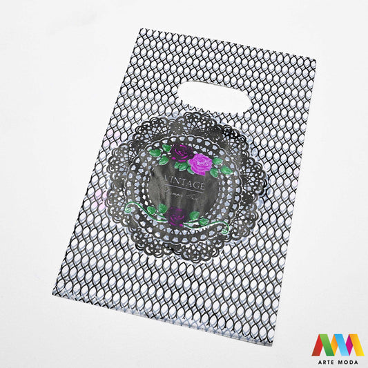 plastične poklon vrećice vrećica ambalaža pakiranje s ručkom poklone male srednje velike pvc pp polietilen Ukrasne poklon vrećice u raznim bojama i veličinama izrađene od plastike prikladne su za pakiranje svih vrsta poklona te se mogu koristi kao ambalaža za nakit poput narukvica ili ogrlica