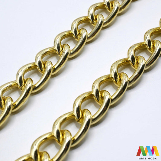 aluminijski lanac torbe ruksak nakit lagani izrada aluminij DIY materijal remen ogrlice narukvice karike ručke pribor komponente ukrasni repromaterijal Želite lagan i trendi materijal Aluminijski lanci savršeni su za vaše projekte Idealni su za izradu laganih remena za torbe ili statement nakita ogrlice narukvice Lakši su od klasičnih metala ne opterećuju i dolaze u raznim bojama i debljinama Lako ih je rezati i oblikovati laganu eleganciju za svoj uradi sam nakit i modne dodatke arte moda repromaterijal