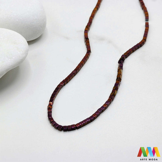 hematit krvavi kamen poludragi mineral metalni sjaj kvarc zrcalo kristal prirodni metalik meditacija zaštita repromaterijal Hematit (ili krvavi kamen) je prirodni mineral smeđe sive ili crne boje karakteriziran prisustvom hladnog metalnog sjaja Vjeruje se da pomaže u jačanju volje samopouzdanja i povezanosti s majkom zemljom Nakit izrađen od njega fascinira svojim tajanstvenim zrcalnim sjajem