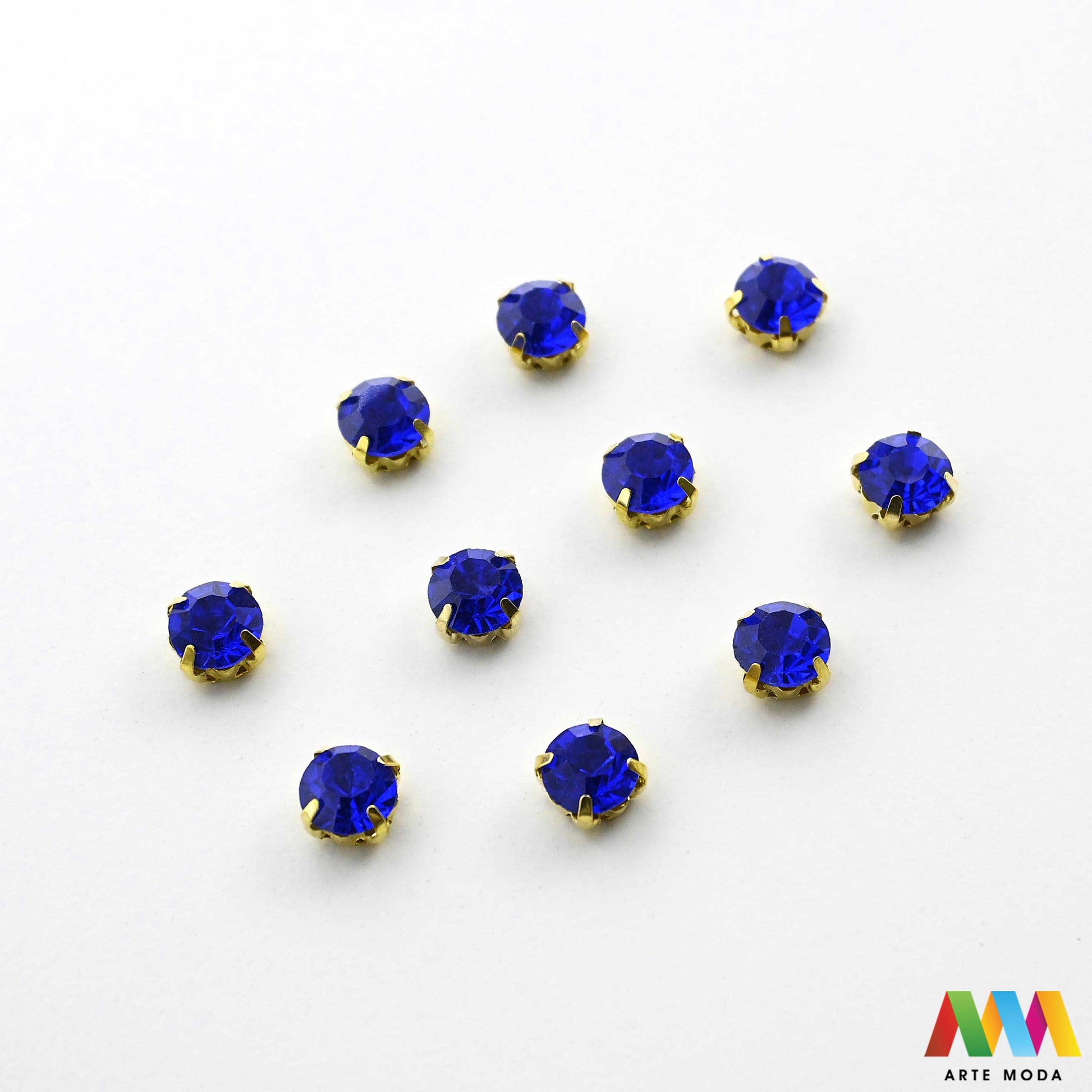 cirkoni stakleni metalni kalup blještavo sjajno perle privjesci rhinestones šivanje lijepljenje nakit glamur kostimi dekoracije ukrasi kalupu cirkon kopči blještavi Postignite maksimalan sjaj s staklenim cirkonima u metalnom kalupu Ovi blještavi cirkoni su sigurno fiksirani i spremni za šivanje lijepljenje ili nizanje Idealni za izradu glamuroznog nakita ukrašavanje kostima i svečane dekoracije Brz jednostavan i elegantan put do blistavog "uradi sam" projekta arte moda repromaterijal