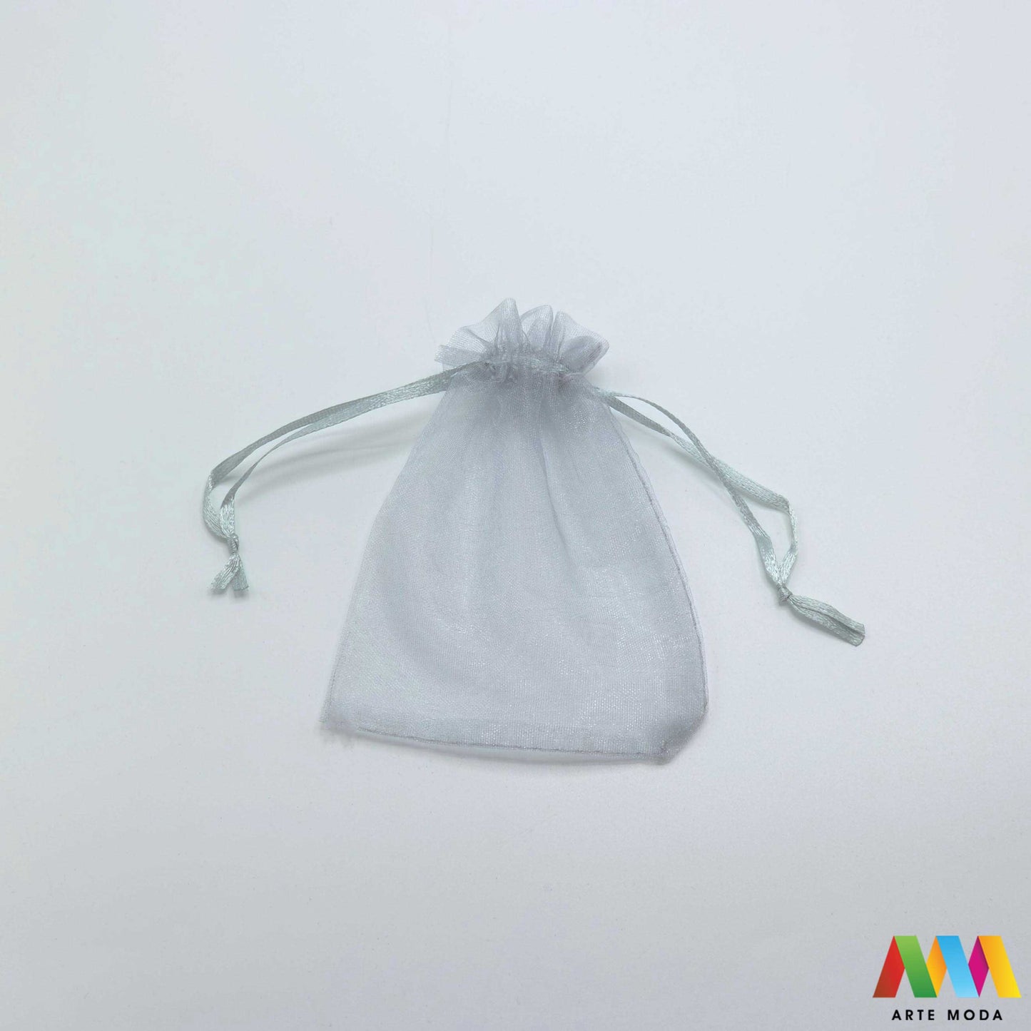 vrećica za nakit ukrasna poklon organza ambalaža pakiranje narukvica ogrlica svila poliester najlon Ukrasne poklon vrećice od organza materijala koje služe kao ambalaža za pakiranje nakita poput narukvica ili ogrlica