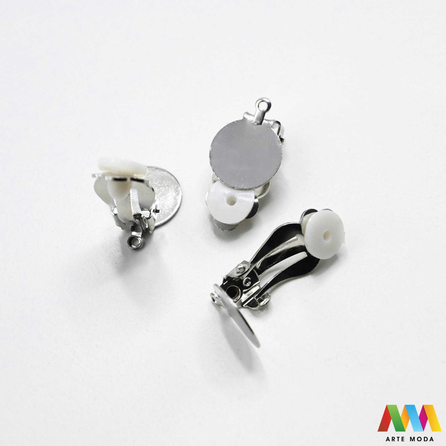 metalne klipse za naušnice baze bez bušenja mehanizam izradu nakita ušiju DIY nakit metalni pribor udobne klips nakit materijal ukrasi pločica lijepljenje komponente klip pločicom uho kukicom kuka Izrađujte naušnice Metalne klipse baze koji nemaju probušene uši ili žele udobnije rješenje za teži nakit Naše baze s pločicama za lijepljenje ili kukicama omogućuju laku personalizaciju perlama i kristalima Osigurajte stil i udobnost uz kvalitetne metalne komponente uradi sam naušnice arte moda repromaterijal