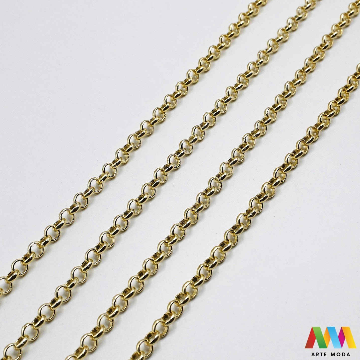 aluminijski lanac torbe ruksak nakit lagani izrada aluminij DIY materijal remen ogrlice narukvice karike ručke pribor komponente ukrasni repromaterijal Želite lagan i trendi materijal Aluminijski lanci savršeni su za vaše projekte Idealni su za izradu laganih remena za torbe ili statement nakita ogrlice narukvice Lakši su od klasičnih metala ne opterećuju i dolaze u raznim bojama i debljinama Lako ih je rezati i oblikovati laganu eleganciju za svoj uradi sam nakit i modne dodatke arte moda repromaterijal