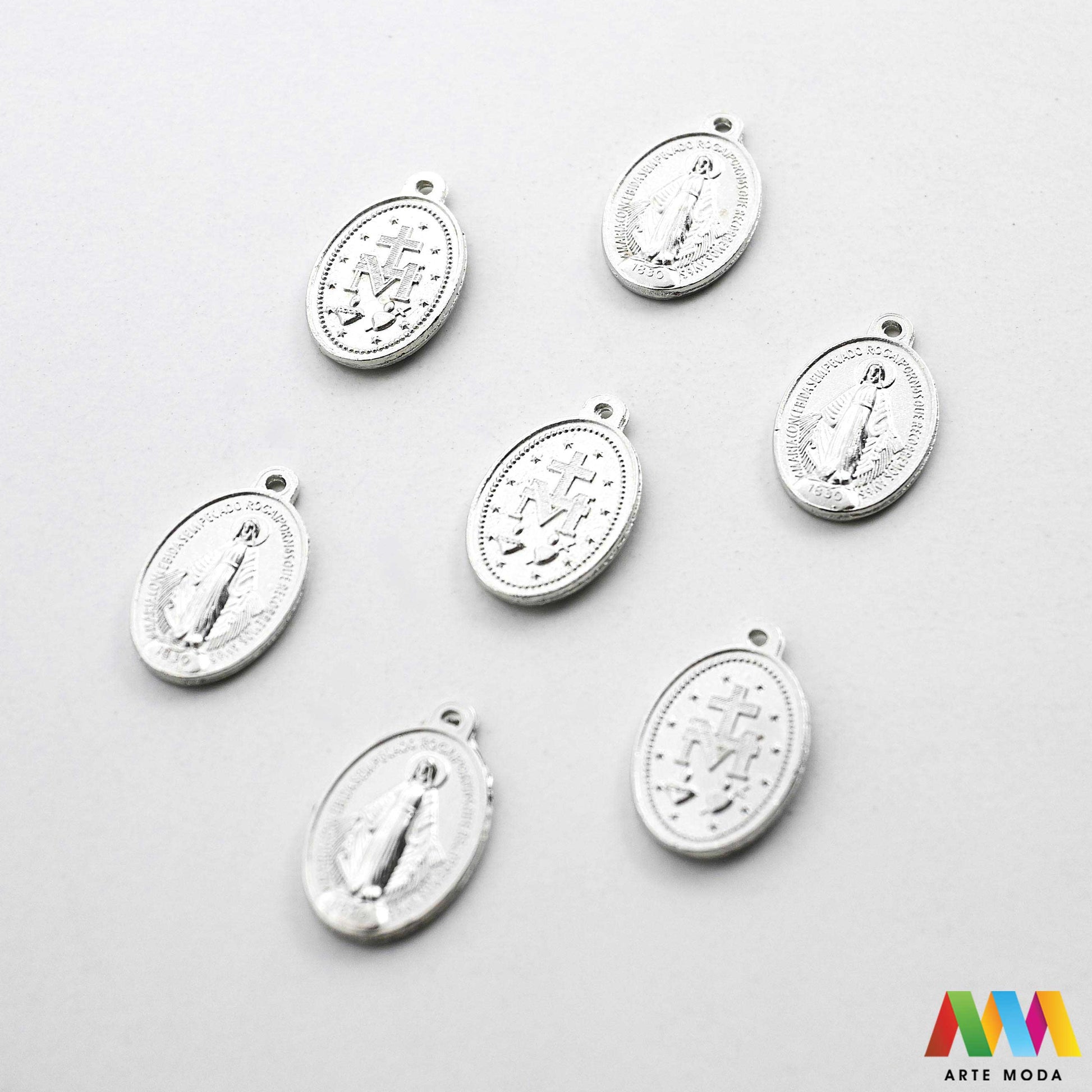 metalni sakralni privjesci krunice jednom rupom vjerski izrada krunica sakralni nakit molitvene narukvice kršćanski medaljice DIY religiozni uradi sam križevi Čudotvorna medaljica sakralne predmete metalnim privjescima jednu rupu nizanje na lančić konac žicu izradu krunica molitvenih narukvica drugih vjerskih suvenira te brojanica ogrlica dodatak za privjeske za ključeve torbe Izrađeni su od metala jedinstven vjerski predmet poklon Neka vaša vjera inspirira vašu kreativnost arte moda repromaterijal