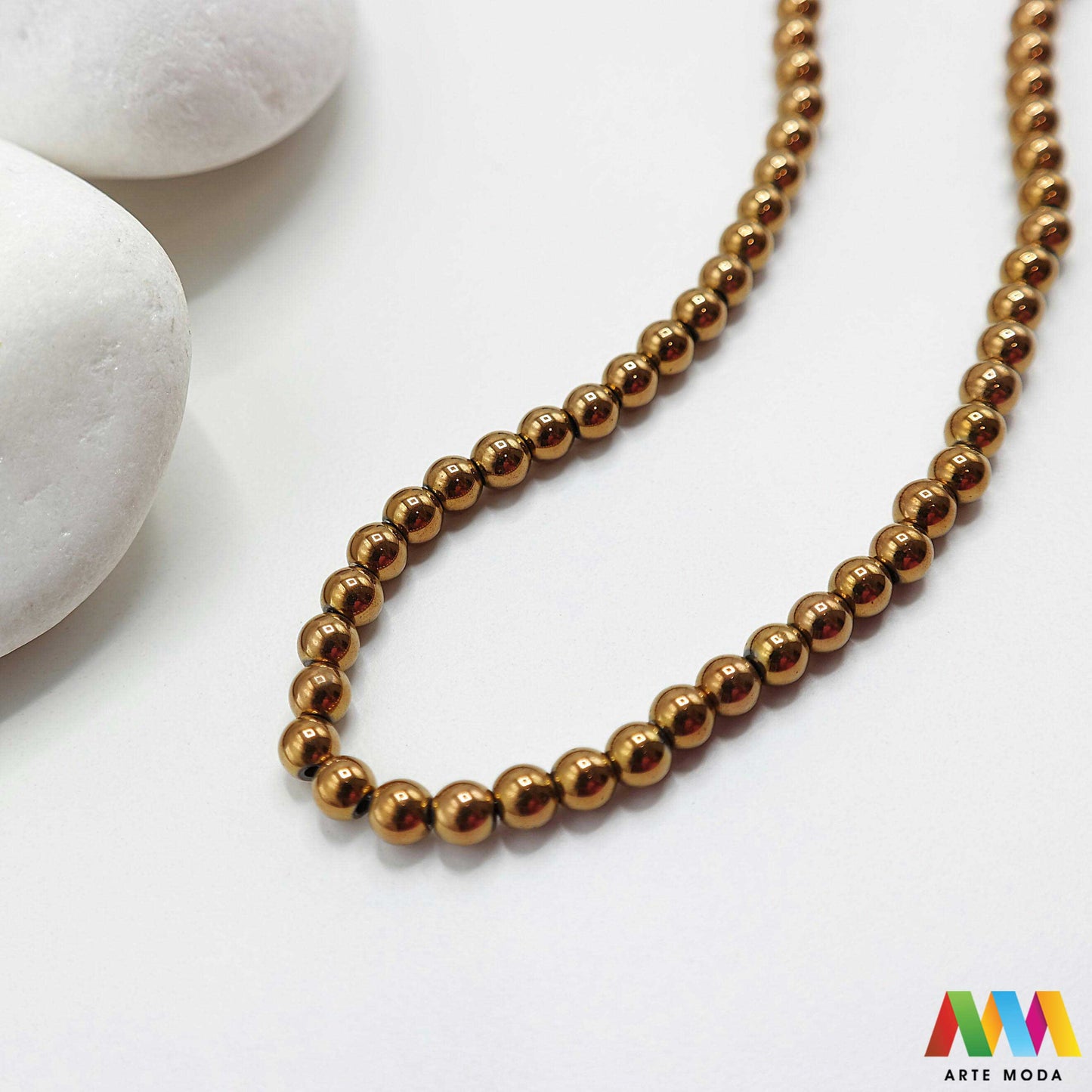 hematit krvavi kamen poludragi mineral metalni sjaj kvarc zrcalo kristal prirodni metalik meditacija zaštita repromaterijal Hematit (ili krvavi kamen) je prirodni mineral smeđe sive ili crne boje karakteriziran prisustvom hladnog metalnog sjaja Vjeruje se da pomaže u jačanju volje samopouzdanja i povezanosti s majkom zemljom Nakit izrađen od njega fascinira svojim tajanstvenim zrcalnim sjajem