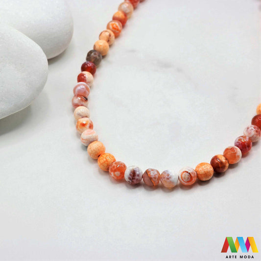 poludragi kamen ahat kristal kalcedon polu dragi poludrago kamenje dragulj mineral kvarc Ahat je jedan od najrasprostranjenijih kristala na planeti Ahat spada u grupu kalcedona izrazito je dekorativan te se od njega izrađuje lijepi nakit i ukrasni predmeti U Hrvatskoj je poznati Lepoglavski Ahat s brda Gaveznica