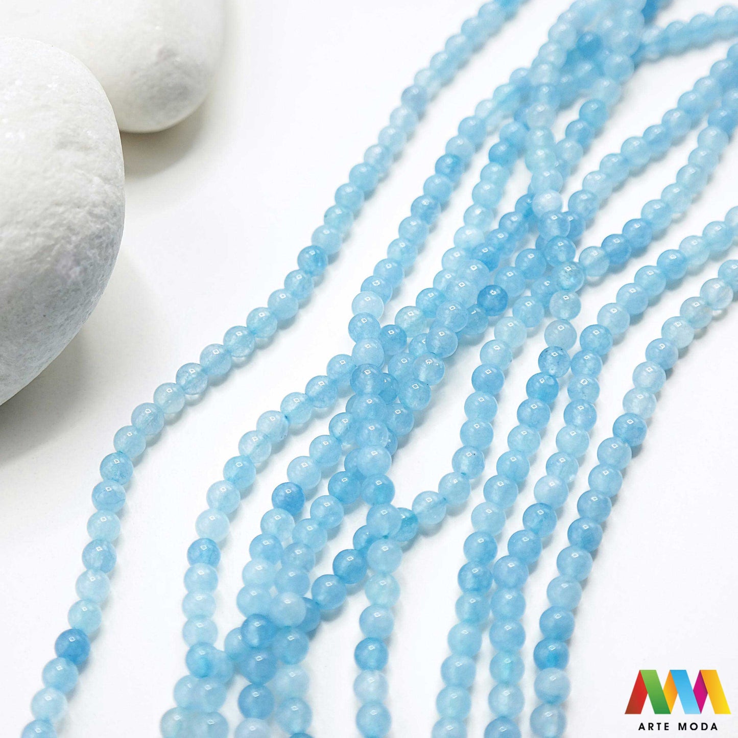 poludragi kamen ahat kristal kalcedon polu dragi poludrago kamenje dragulj mineral kvarc Ahat je jedan od najrasprostranjenijih kristala na planeti Ahat spada u grupu kalcedona izrazito je dekorativan te se od njega izrađuje lijepi nakit i ukrasni predmeti U Hrvatskoj je poznati Lepoglavski Ahat s brda Gaveznica