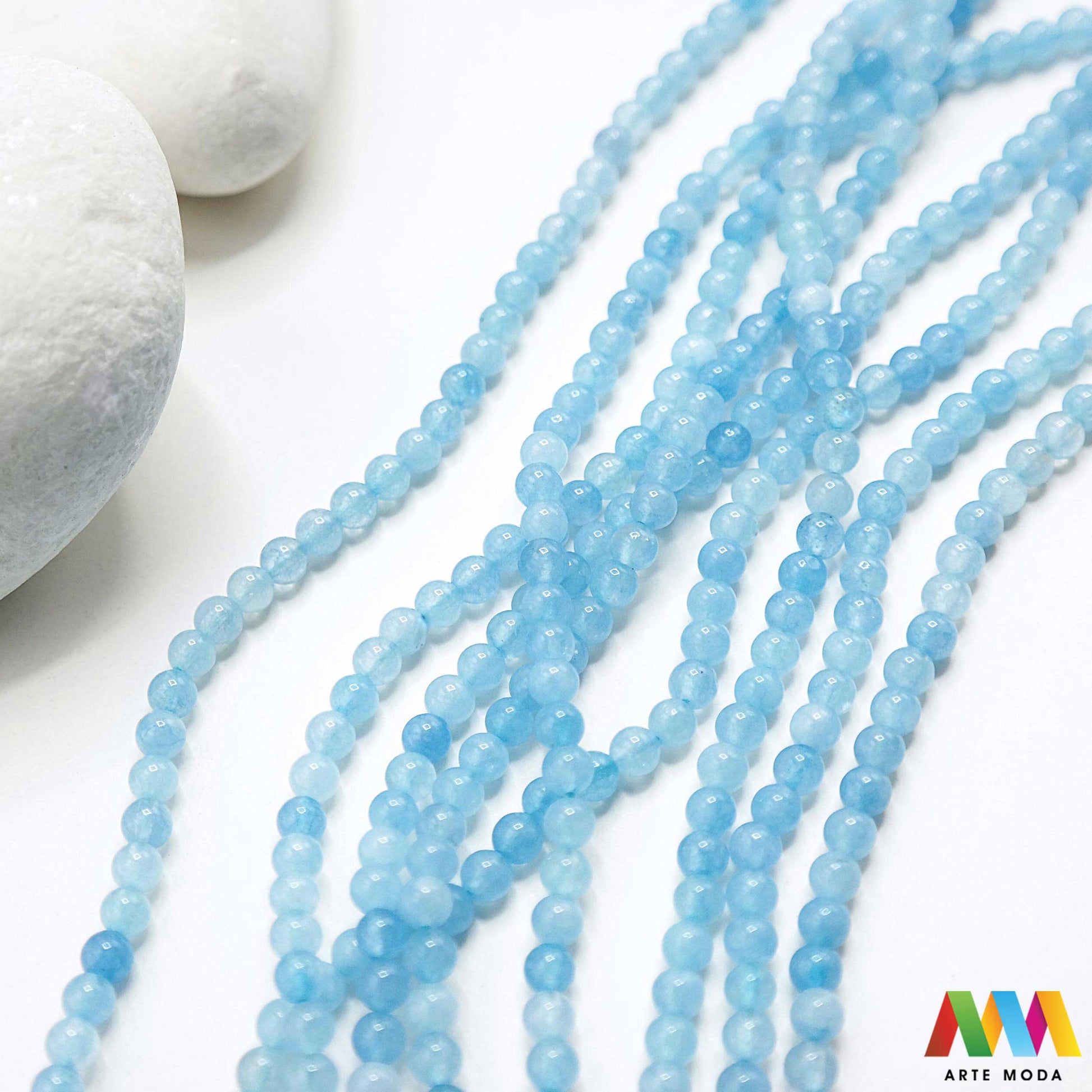 poludragi kamen ahat kristal kalcedon polu dragi poludrago kamenje dragulj mineral kvarc Ahat je jedan od najrasprostranjenijih kristala na planeti Ahat spada u grupu kalcedona izrazito je dekorativan te se od njega izrađuje lijepi nakit i ukrasni predmeti U Hrvatskoj je poznati Lepoglavski Ahat s brda Gaveznica