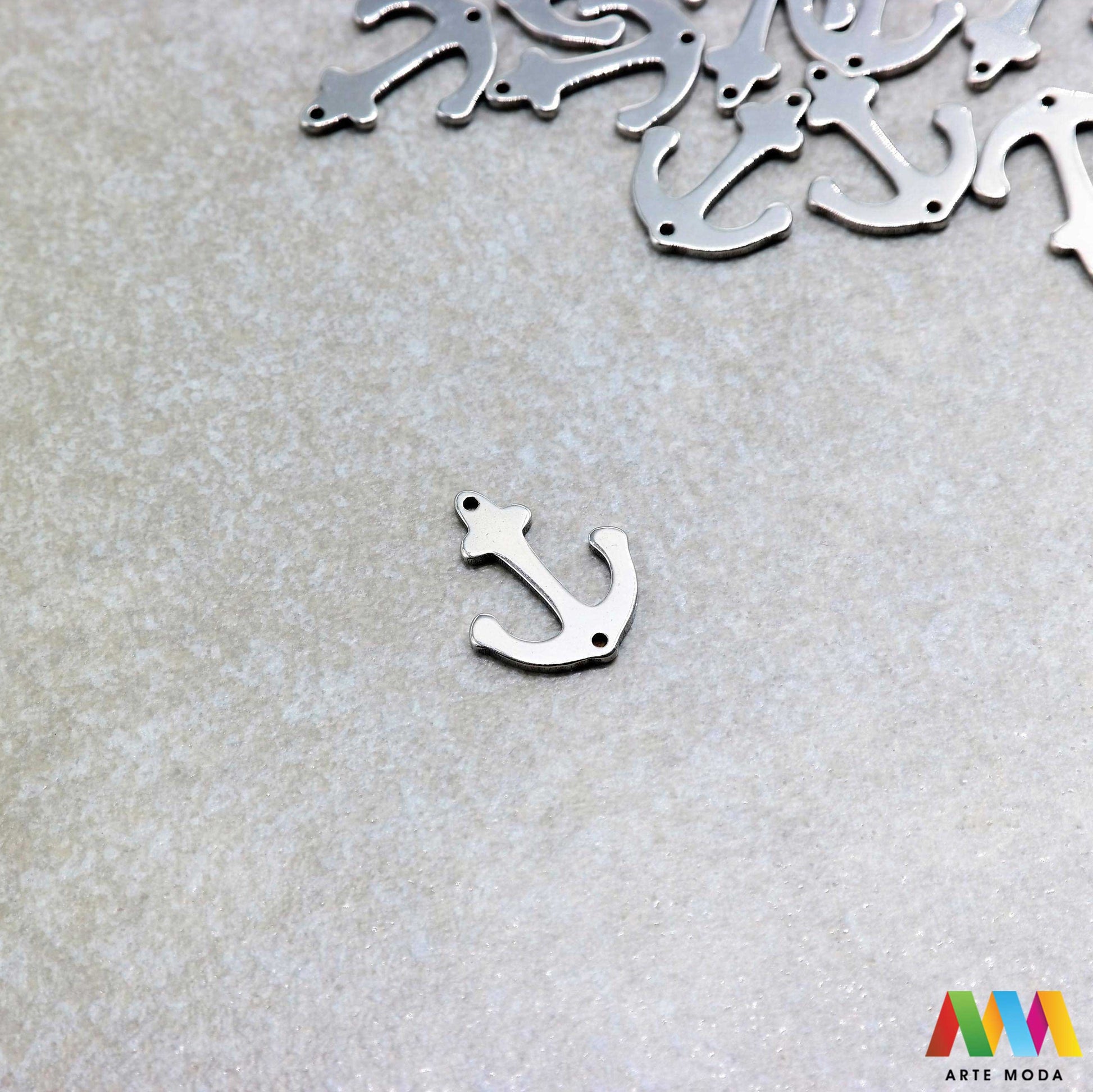 sidro privjesak s dvije rupe dve od čelika repromaterijal čelični ogrlice ogrlica narukvica narukvice nanožnica nehrđajući Privjesci izrađeni od nehrđajućeg čelika 316L koji služe za izradu nakita poput narukvica ili ogrlica najčešće se koriste za nizanje ili uz pomoć alkice se stavljaju na sajlu gumu flaks i ostale materijale