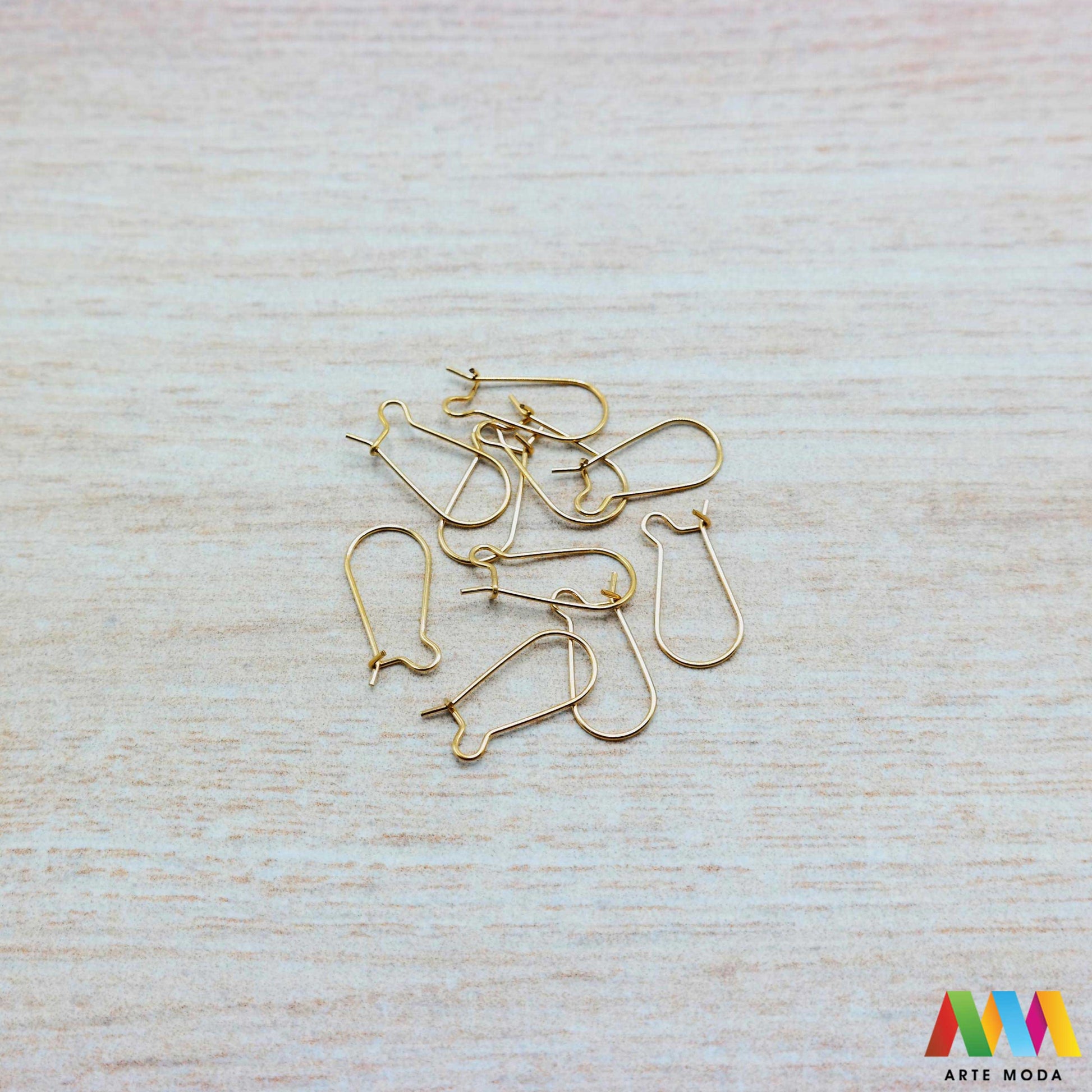 udice udica za naušnice naušnica čelik repromaterijal čelični baza nehrđajući udice izrađene od nehrđajućeg čelika 316L koje služe kao baza za izradu naušnica najčešće se na njih stavljaju privjesci poludragi kamen cirkoni ili biseri