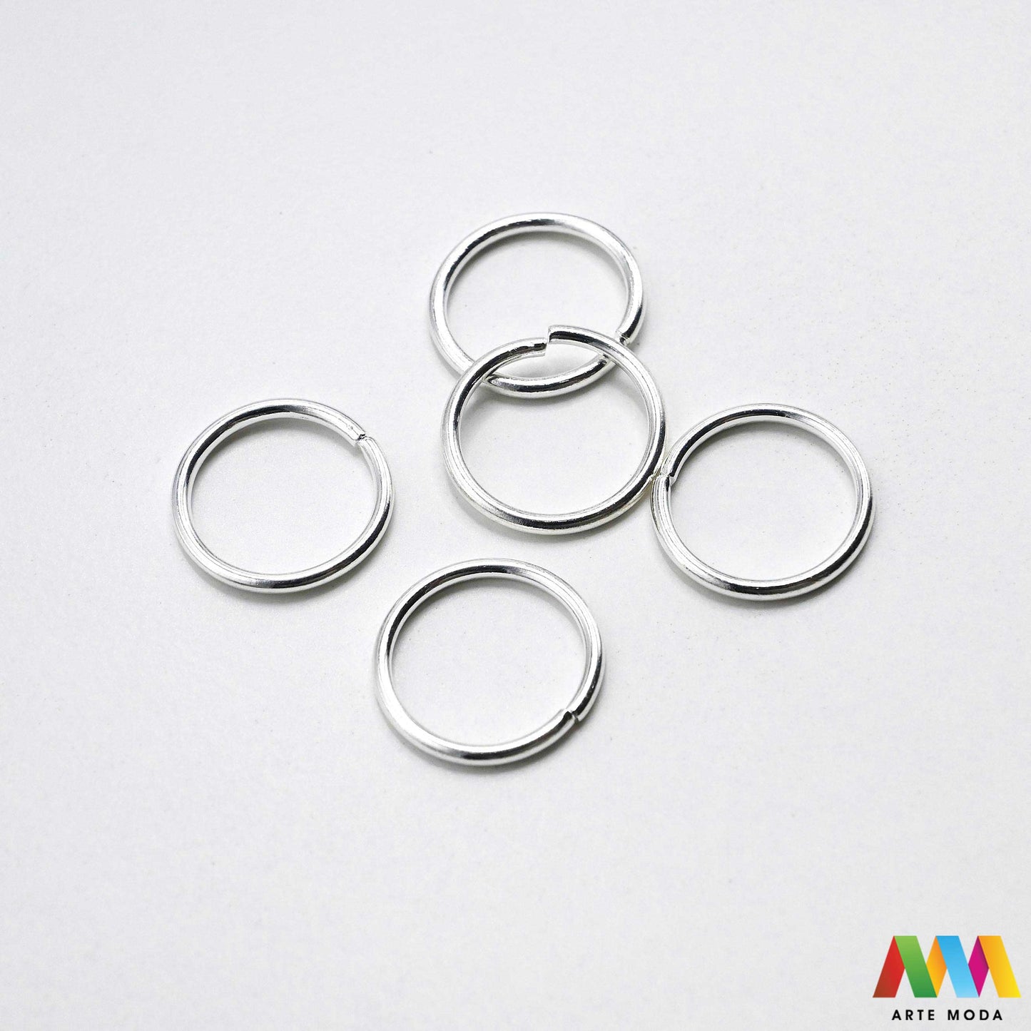 alkice spojnice karike jump rings spojni prstenovi metalni kolutovi DIY pribor repromaterijal srebrne zlatne izrada nakita spajanje perli metalne za nakit otvorene zatvorene izradu materijal prsten elementi narukvice ogrlice Osigurajte čvrstinu nakitu Metalne alkice su neizostavne spojnice spajanje kopči privjesaka lanaca Birajte između prstenova u raznim veličinama bojama bronca složenost vašeg uradi sam projekta kvalitetne alkice pružit profesionalan siguran završetak kreaciji arte moda repromaterijal